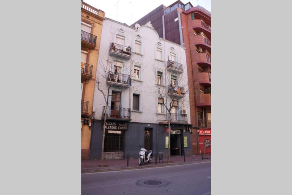 Barcelona Industrial Style Apartment L’Hospitalet de Llobregat Exterior foto